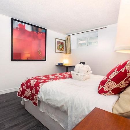 Villa Cozy 3Br 2Bth Lower Unit, A Min To Hwy401, 404 & Dvp Toronto Exterior foto