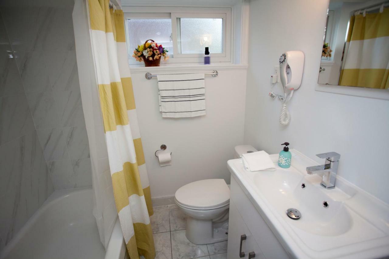 Villa Cozy 3Br 2Bth Lower Unit, A Min To Hwy401, 404 & Dvp Toronto Exterior foto
